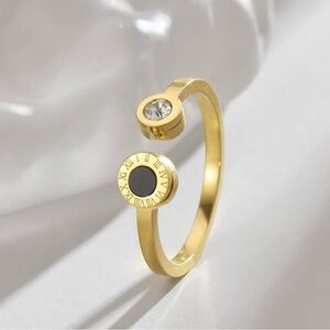 Elegant Gold and Black Roman Numeral Ring